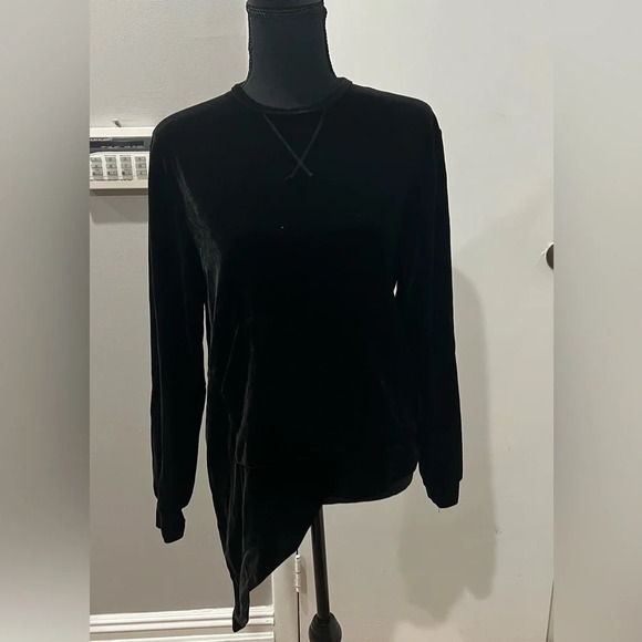 Black velour asymmetrical top - Picture 2 of 5